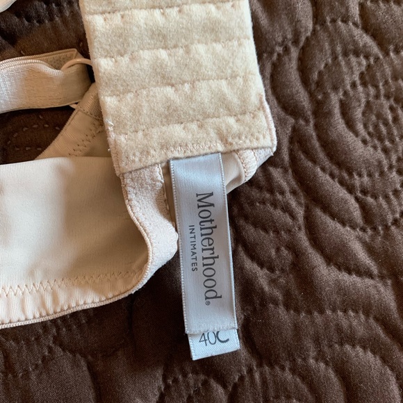 Nursing Bras 40C EUC - Picture 2 of 4